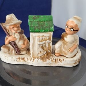 Vtg Hillbilly Old Man & Woman Ceramic Salt & Pepper Shakers With Building Stand